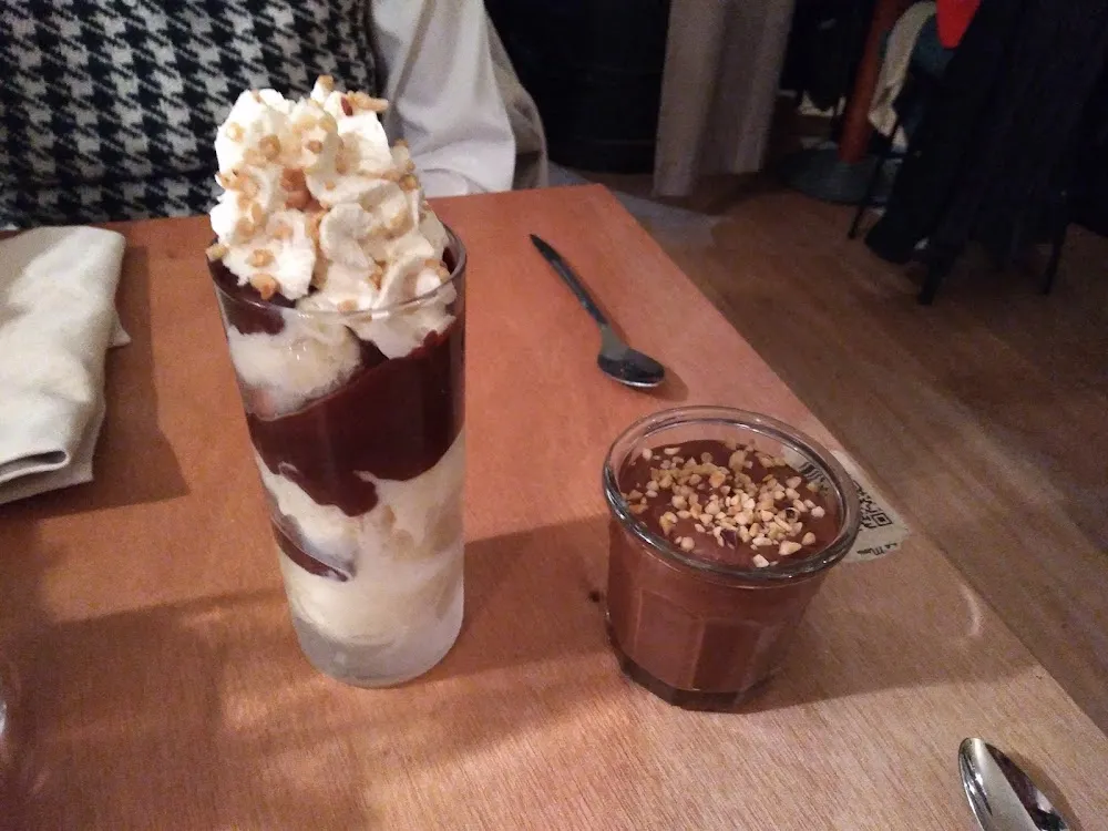 Dame Blanche Et Mousse Au Chocolat