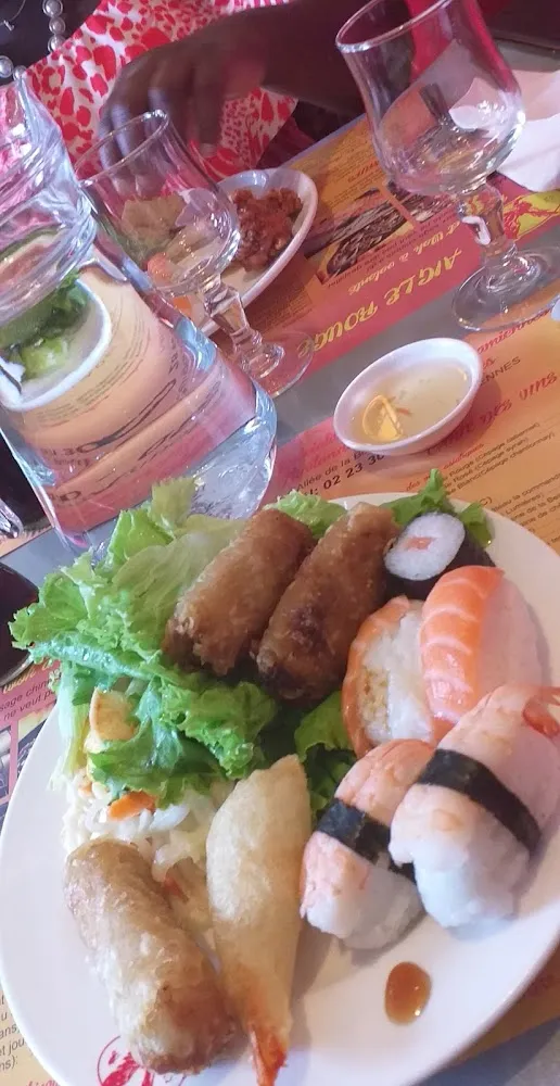 Entrée Sushis Nems Laitue Et Crevettes