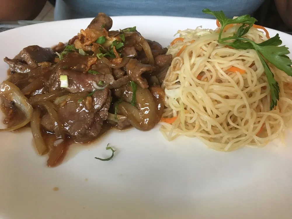 Émincé de Bœuf Aux Oignons