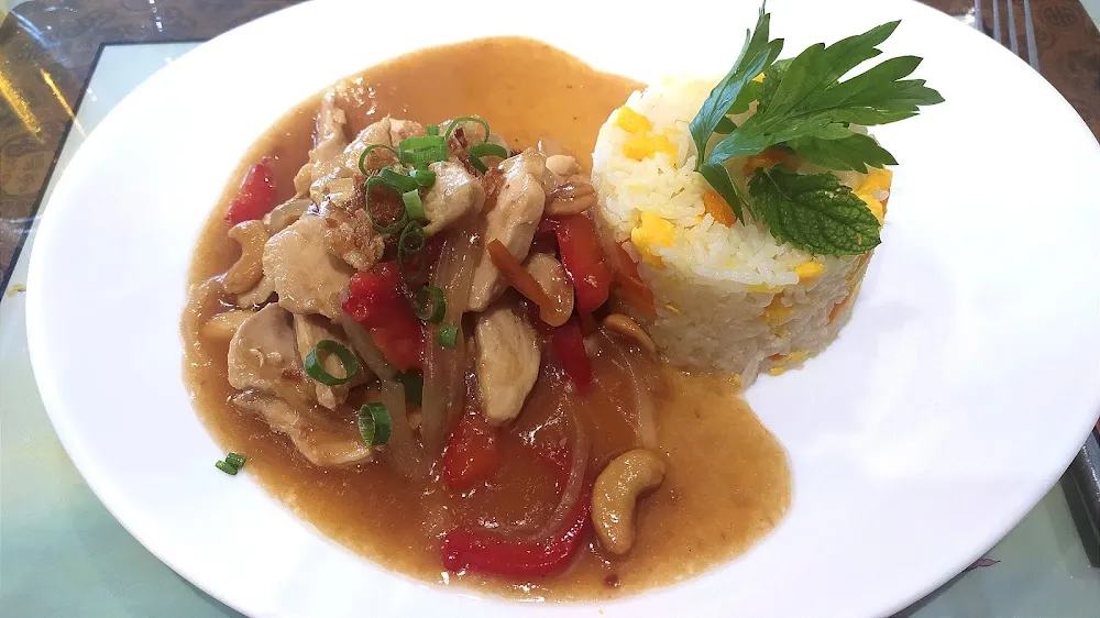 Poulet Noix de Cajou Riz Cantonais