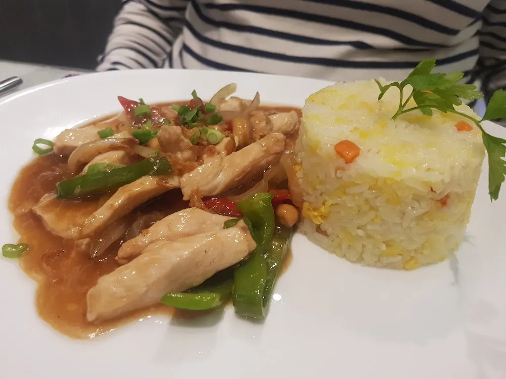 Poulet Sauté Aux Légumes Riz Cantonnais