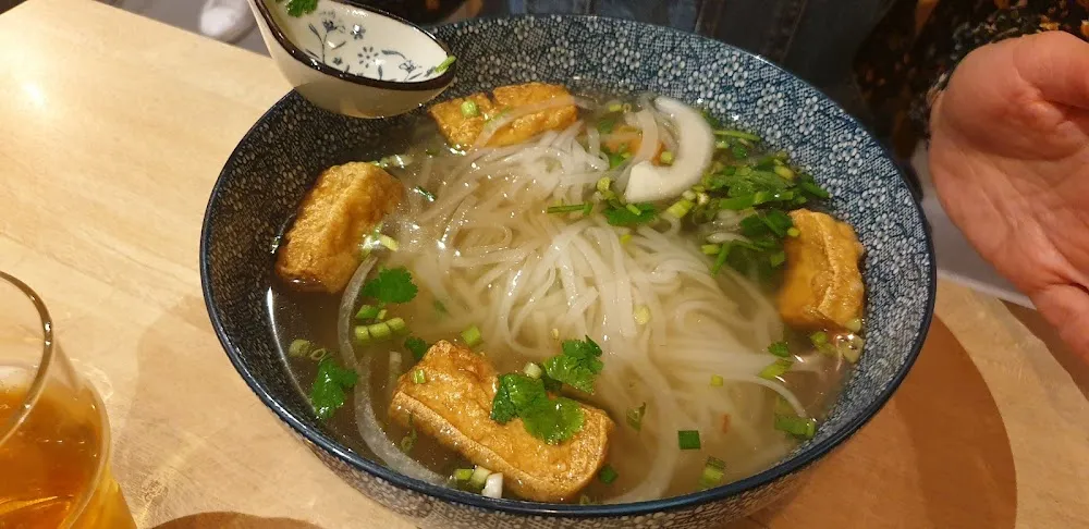 Bà Bún Aux Pâtes de Riz Au Porc Laminé Et Nêms