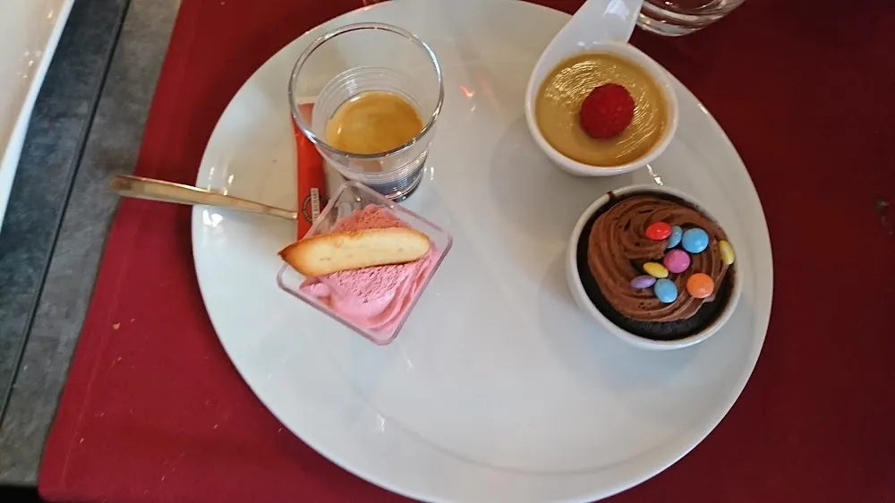 Cafe Gourmand