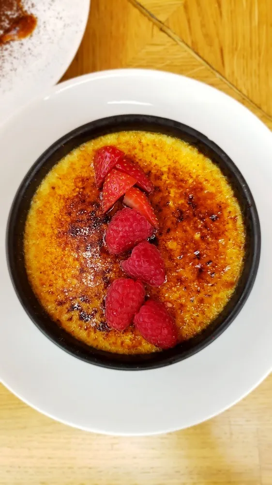 Crème Brûlée À la Vanille de Madagascar Fruits Rouges
