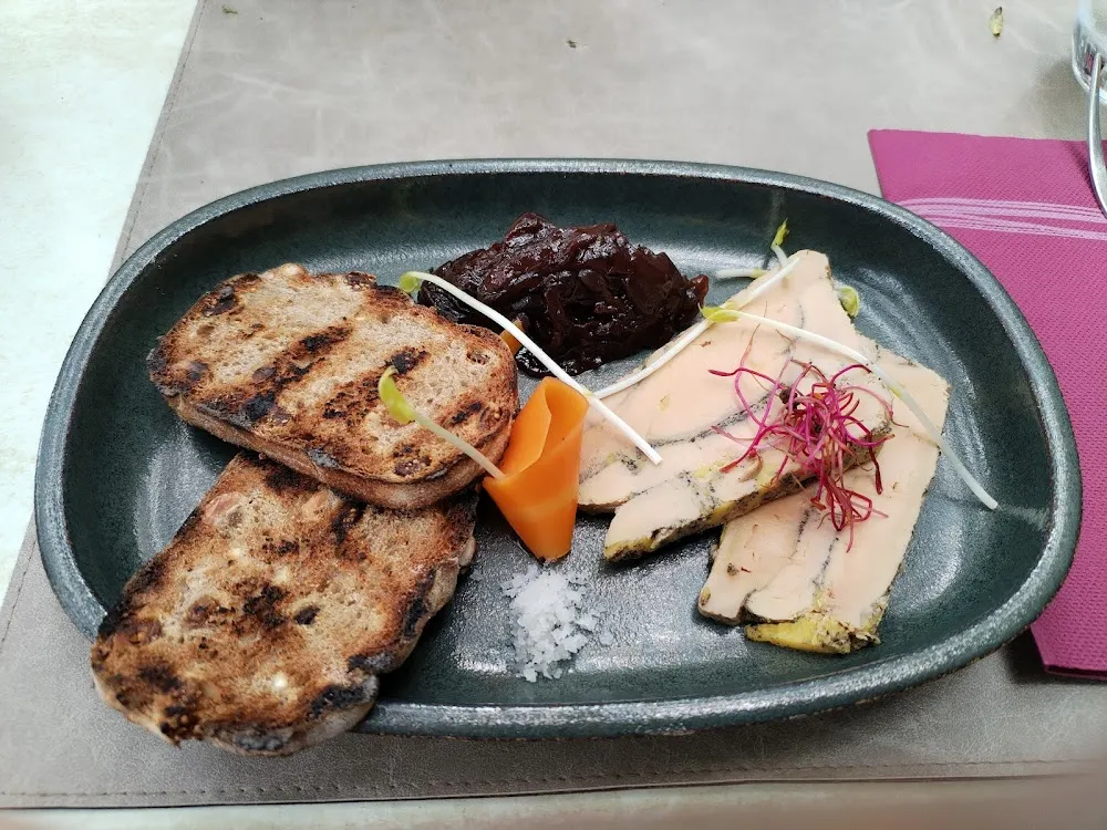 Foie Gras de Canard Maison Et Son Confit D Oignon Rouge