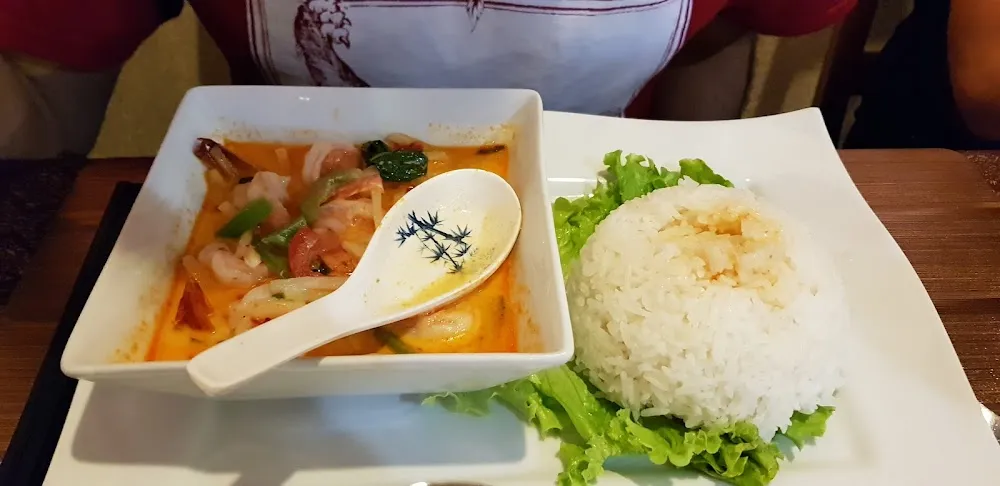 Crevettes Au Curry Rouge