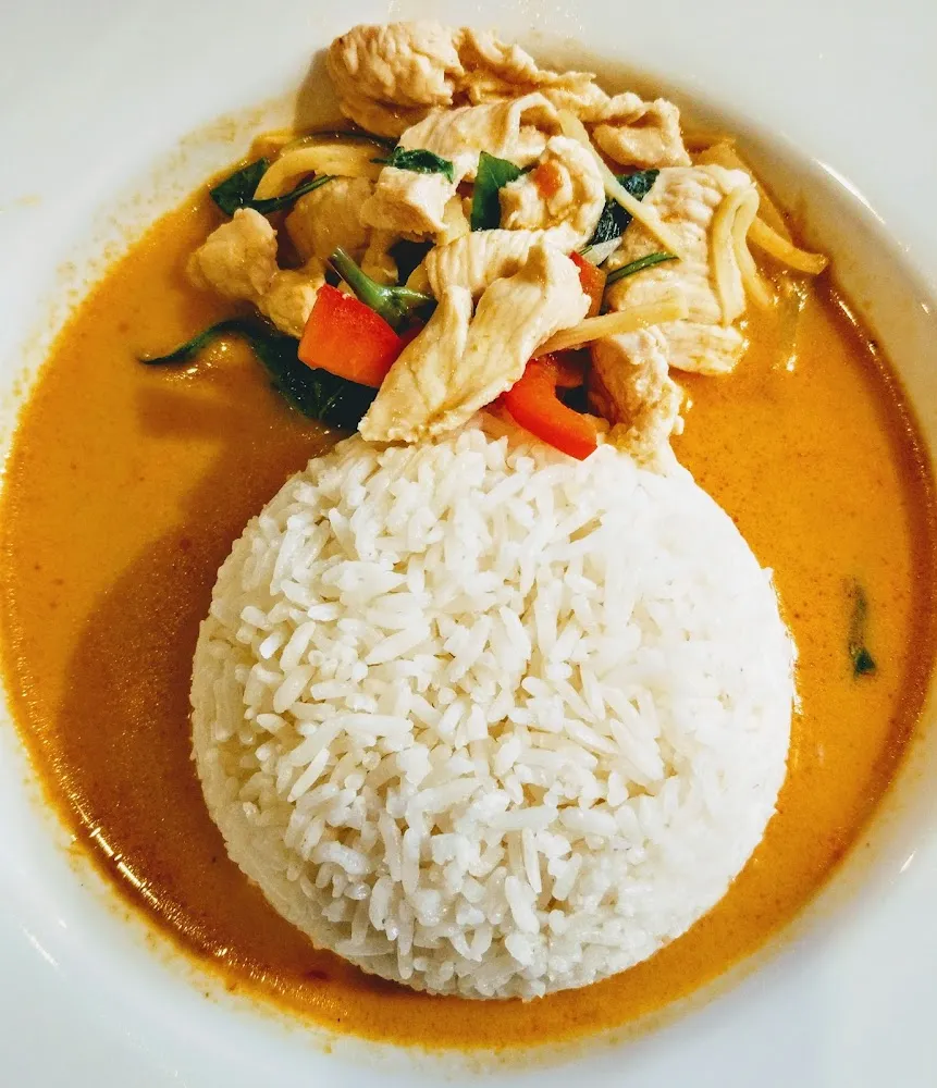 Poulet Au Curry Rouge Et Son Riz Blanc