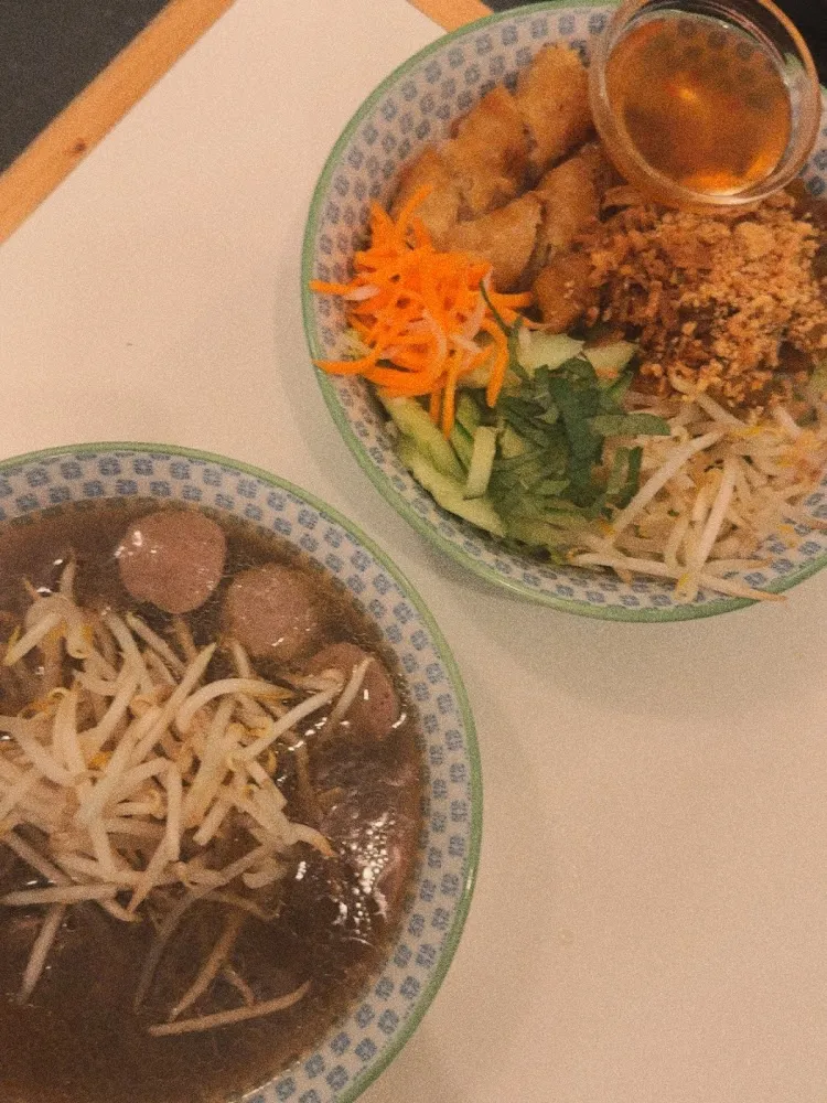 Bò Bún Nems Aupoulet