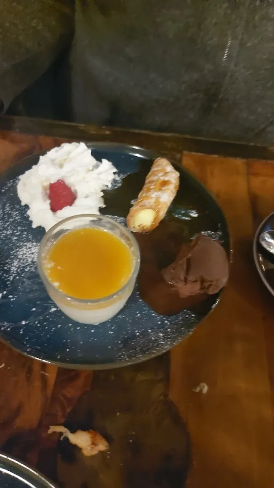 Café Gourmand