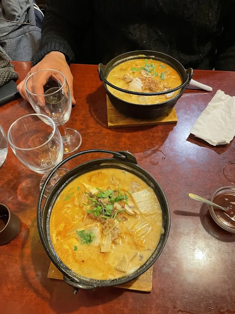 Marmite de Nouilles À la Sauce Satay 59