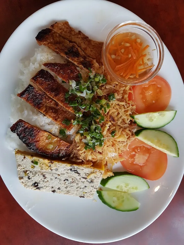 Porc Laqué Et Son Riz Cơm Heo Quay