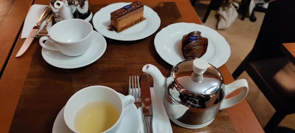 Infusion Aux 10 Plantes Et Gateaux Au Chocolat de Chez Hevin