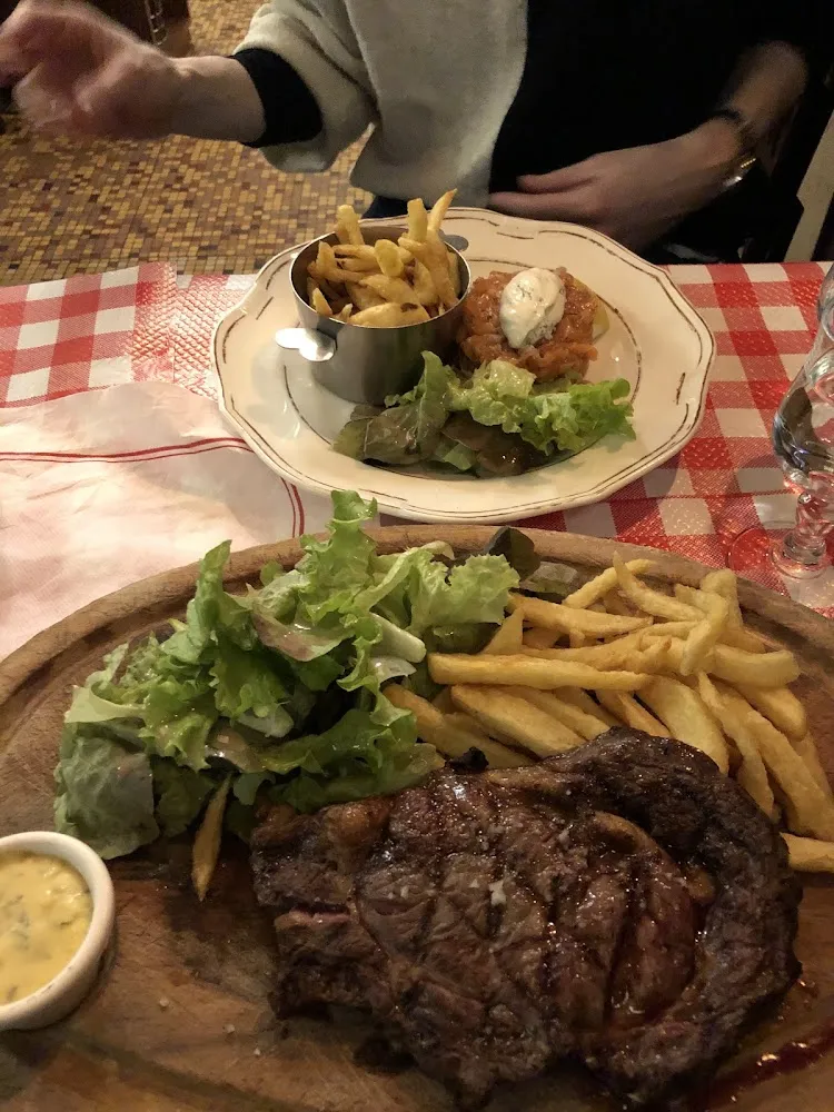 Pave de Boeuf Du Cantal Sauce Cheure