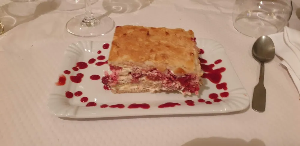 Dacquoise Aux Framboises