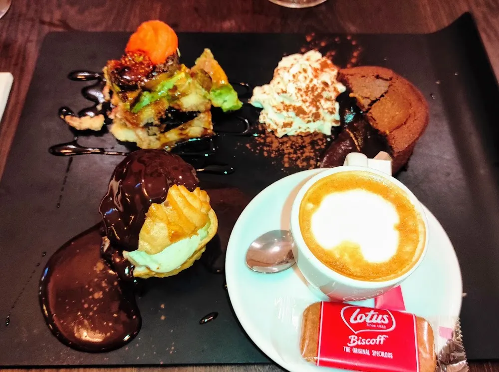 Cafe Gourmand