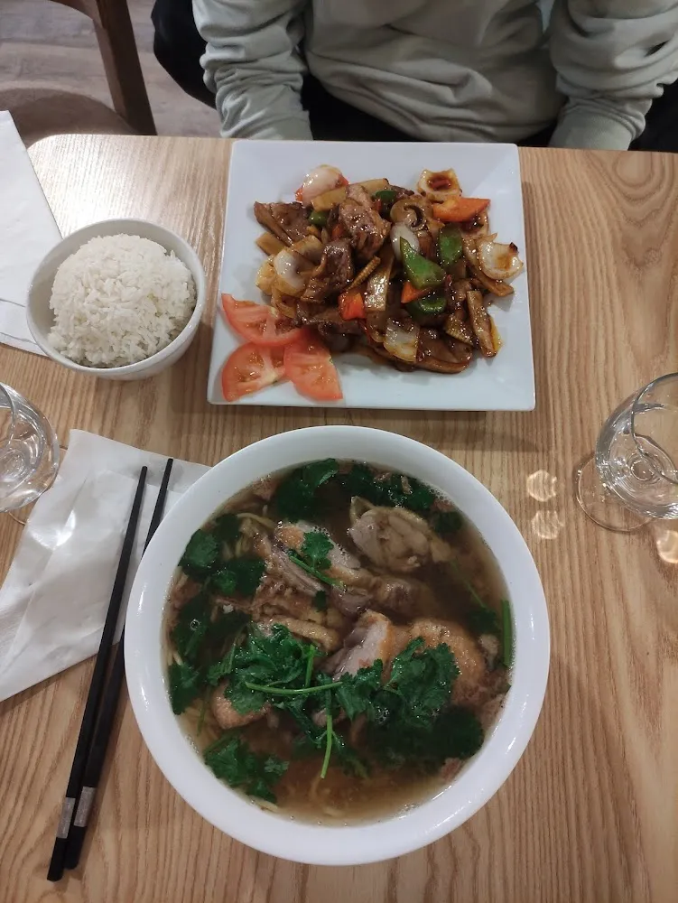 Soupe de Nouilles Au Canard Laqué