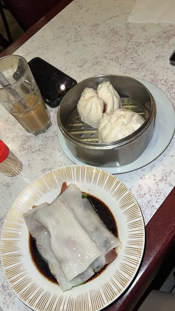 Banh Cuon Crêpes Roulées Vietnamiennes Et Bahn Bao Brioche Vapeur