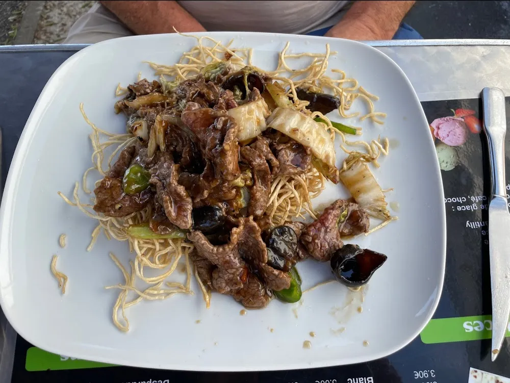 Nouilles Croustillantes Au Boeuf