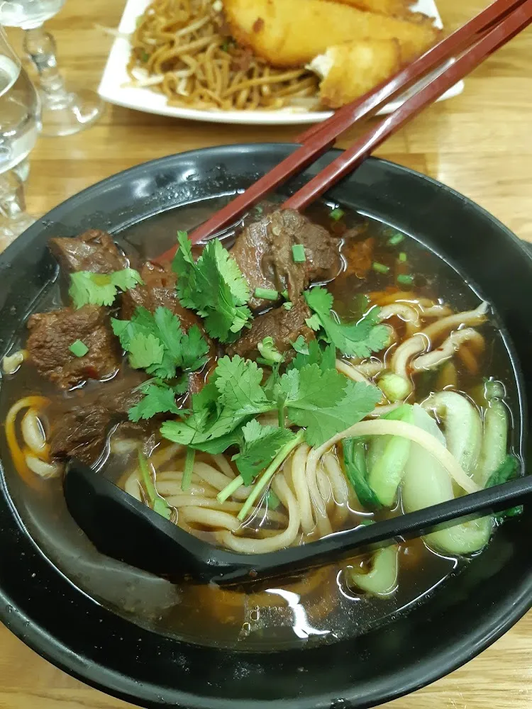 Soupe de Nouilles Au Bœuf Épicé