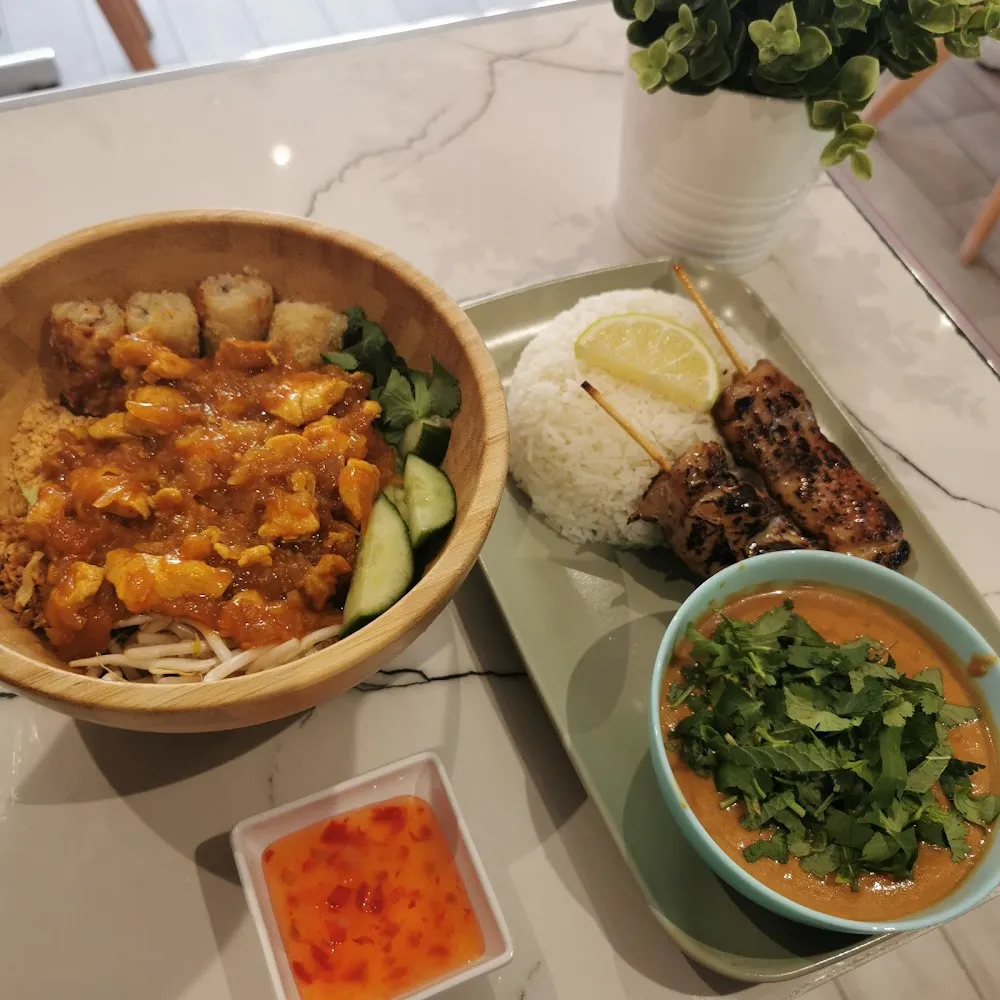 Bobun-ayam Satay Sauce Cacahuette