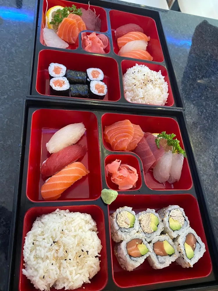 Rolls Chirachi Box Maki Sushi