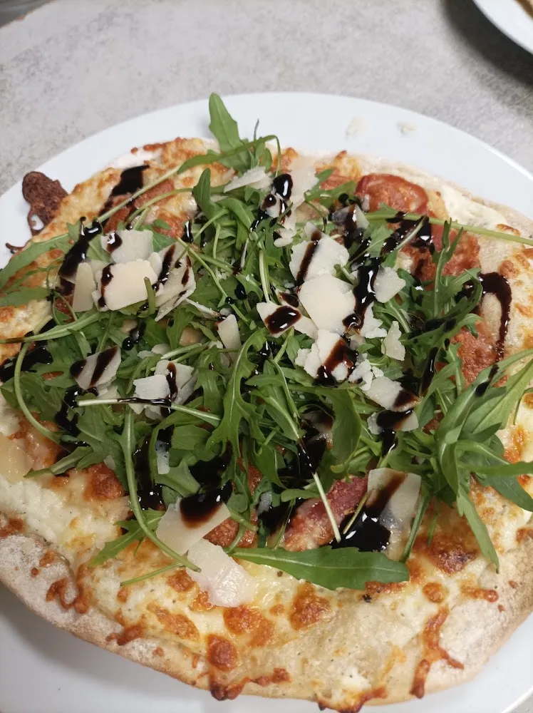 Petite Pizza Salade