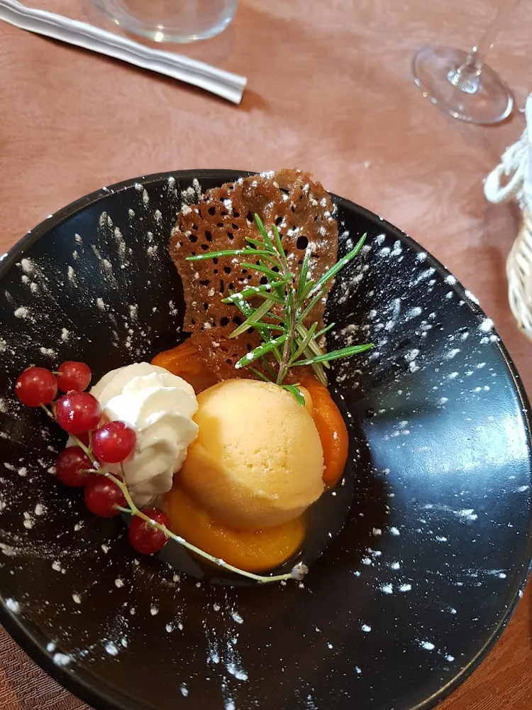 Abricots Confit Au Romarin Et Sa Granité