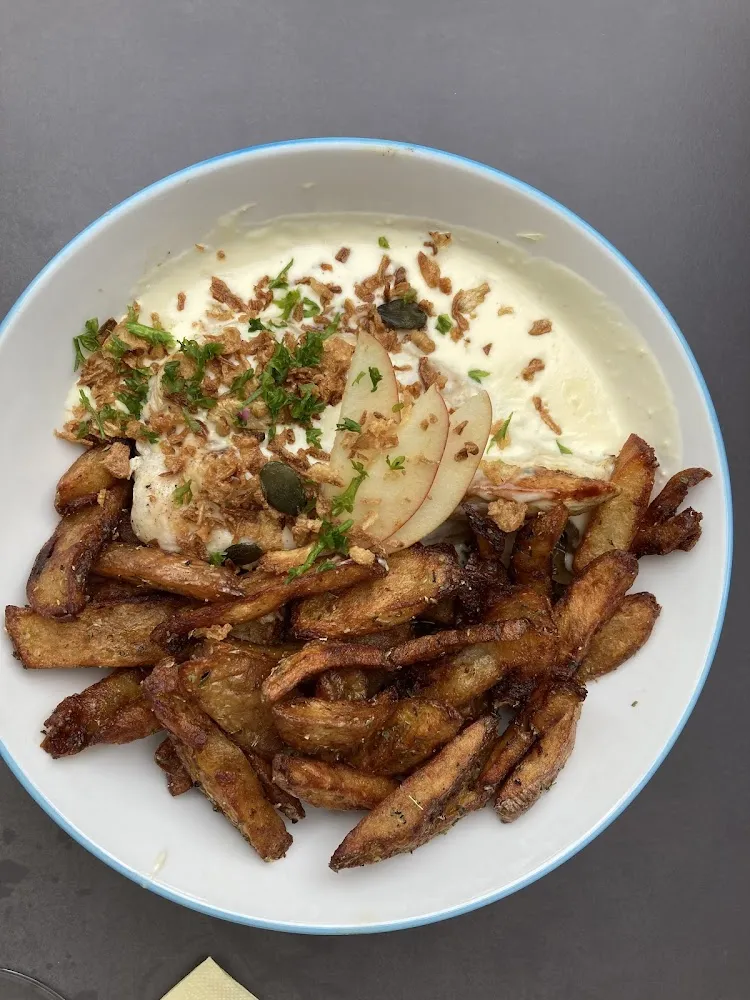 Blanc de Poulet Frites Fraîches Sauce Fromage Arz