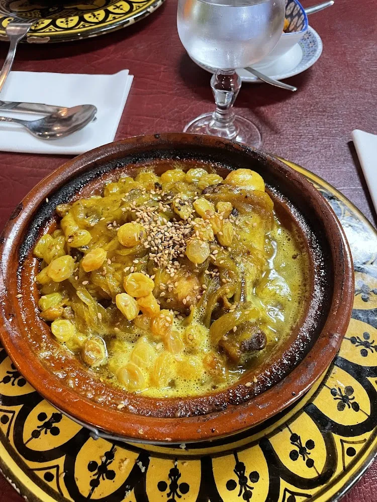 Tajine de Poulet Aux Fruits Secs