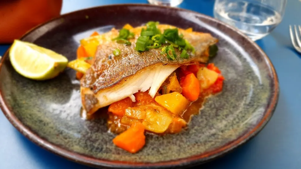 La Bouillabaisse Du Sud Rascasse Daurade Royale Bar Rouille Au Safran Petits Croutons