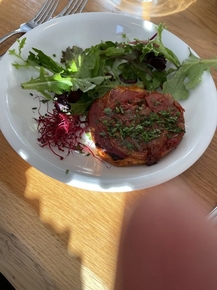 Tatin de Tomates Confites Et Oignons Rouges