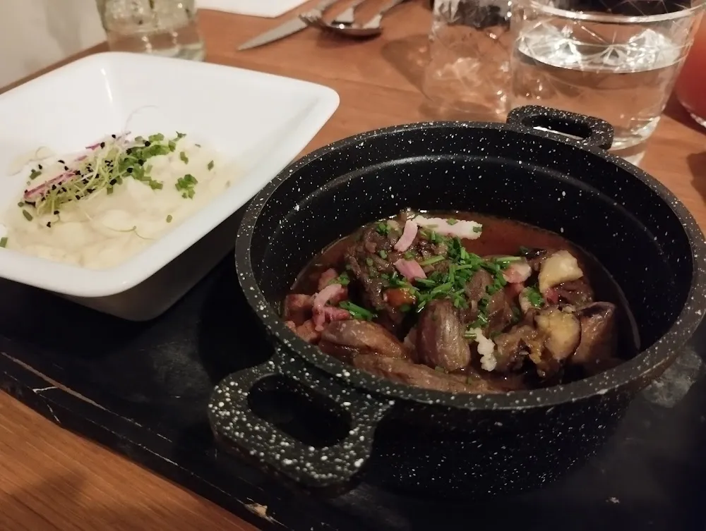 Sauté de Sanglier Mousseline de Céleri