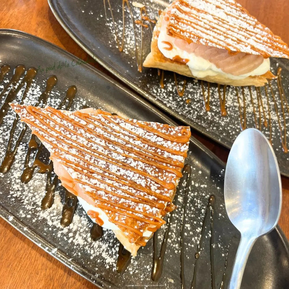 Millefeuille Aux Poires Mousse Praliné Et Zestes de Citron Vert