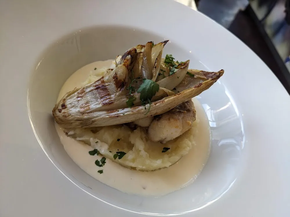 Poisson de la Criée Écrasé de Pomme de Terre Endive Braisée