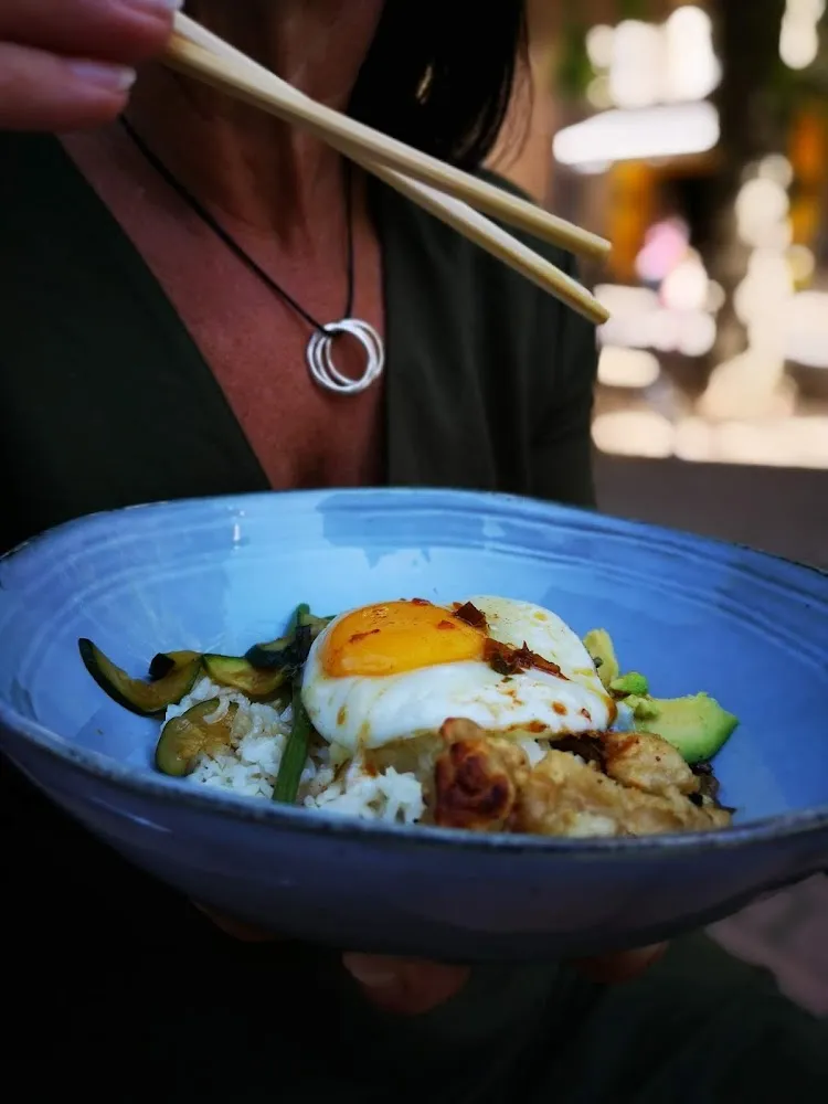 Bibim-bap Avec Soup Au Soja