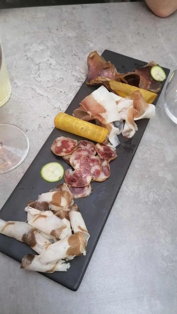 Planche de Carcuterie Et Fromages Locaux