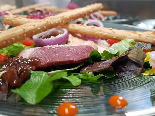 L'Atlantique Tataki de Thon Graines de Sésames