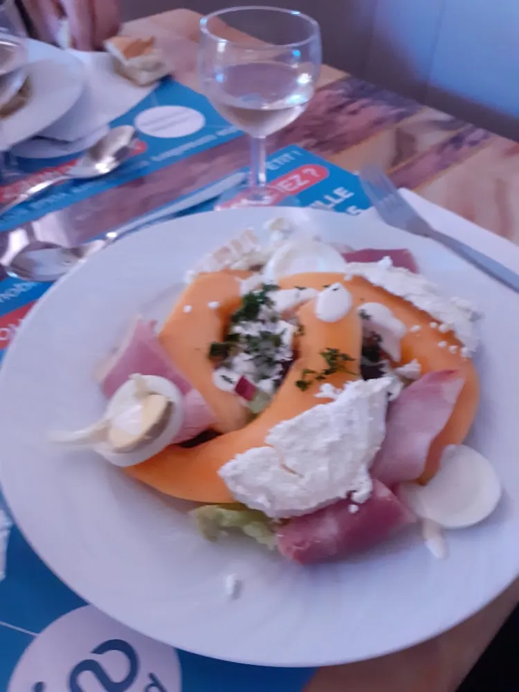 Assiette Pommes Melon Jambon Chèvre Salade