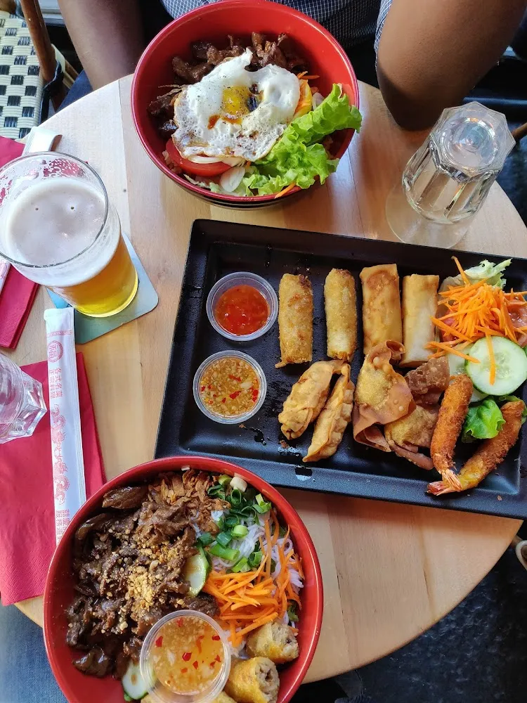 Assiette Entrées Mixtes Et Bo Bun