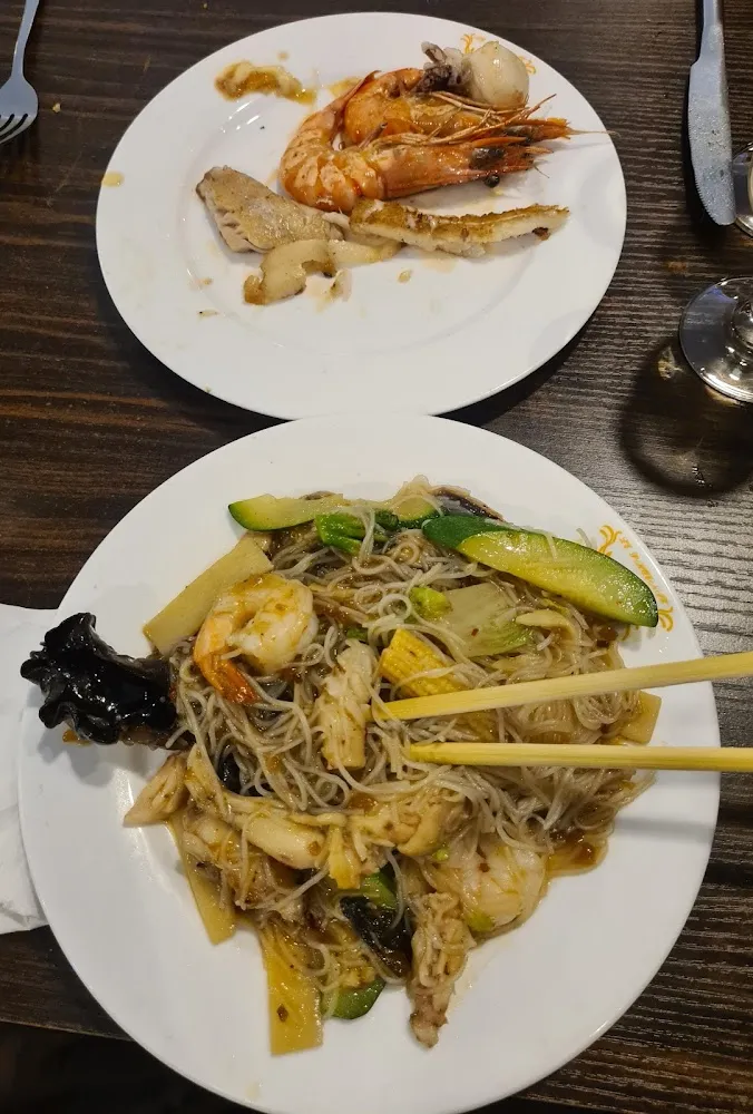 Wok Et Poissons Grillés