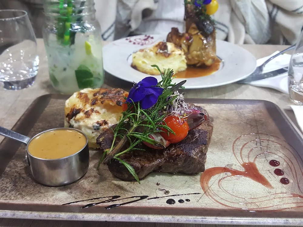 Filet de Bœuf Gratin Dauphinois Et Sauce