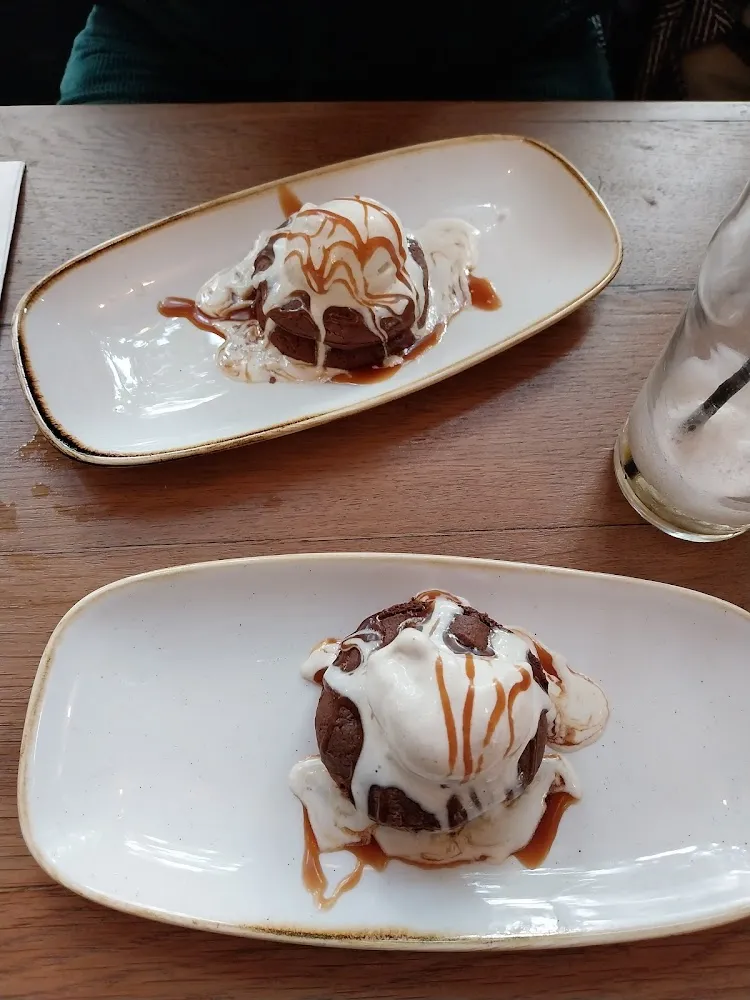 Mi-cuit Au Chocolat Et Glace Vanille