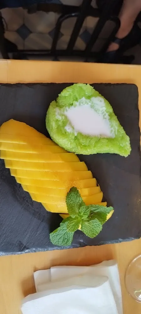 Riz Gluant Avec Mangue Et Lait de Coco