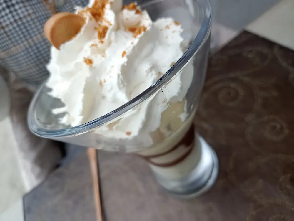 Les Grands Classiques Bien Sûr Café Liégeois Chocolat Liégeois Et Dame Blanche