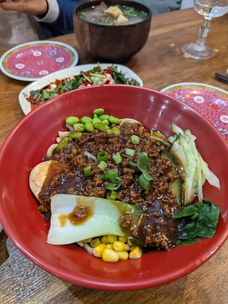 Nouilles Zhajiangmian Traditionnelles Pékinoises À la Pâte de Soja Fermenté