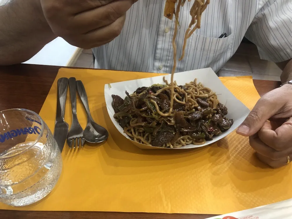 Nouilles Sautées Aux Bœuf Sauté