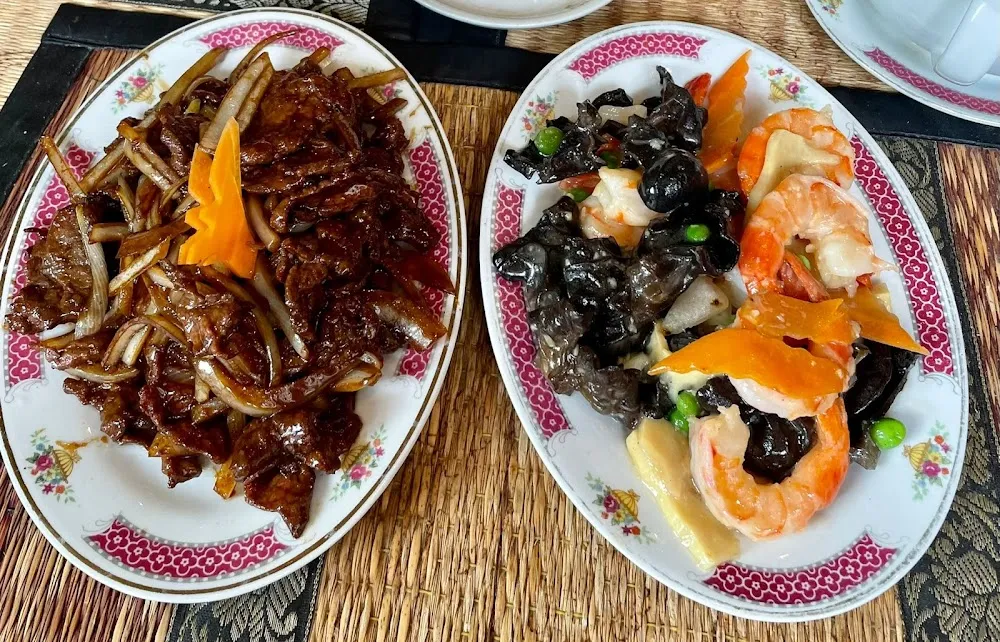 Bœuf Sauté Aux Oignons Et Crevettes Légumes