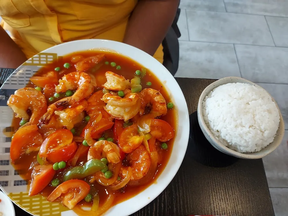 Crevettes Sautées À la Sauce Tomate