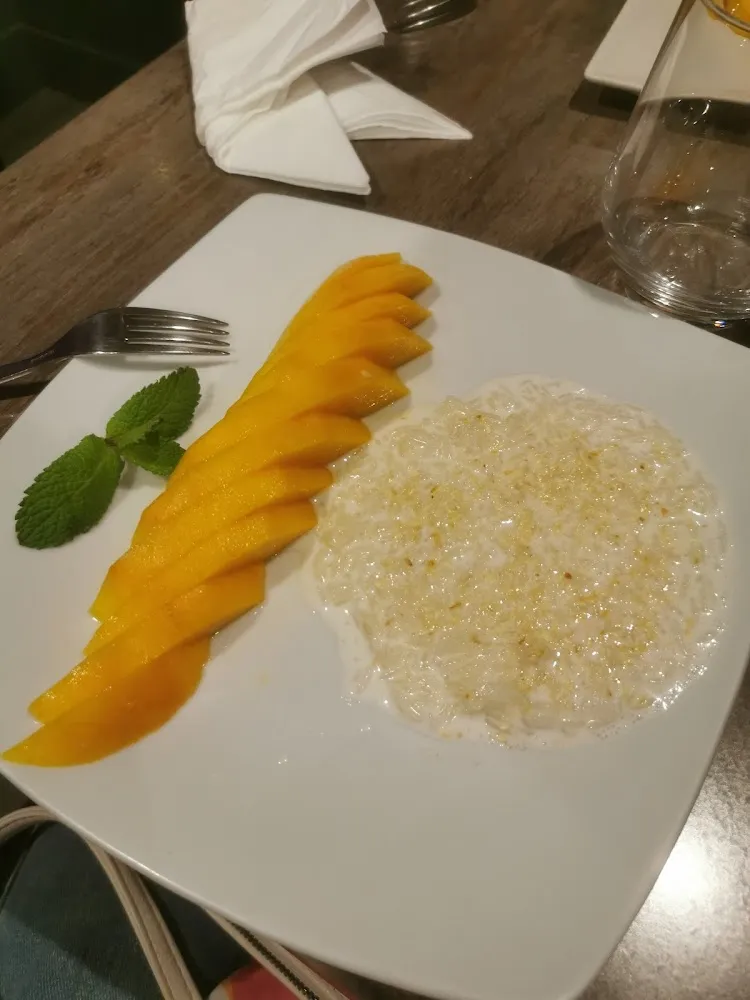 Riz Gluant Avec Mangue Fraîche