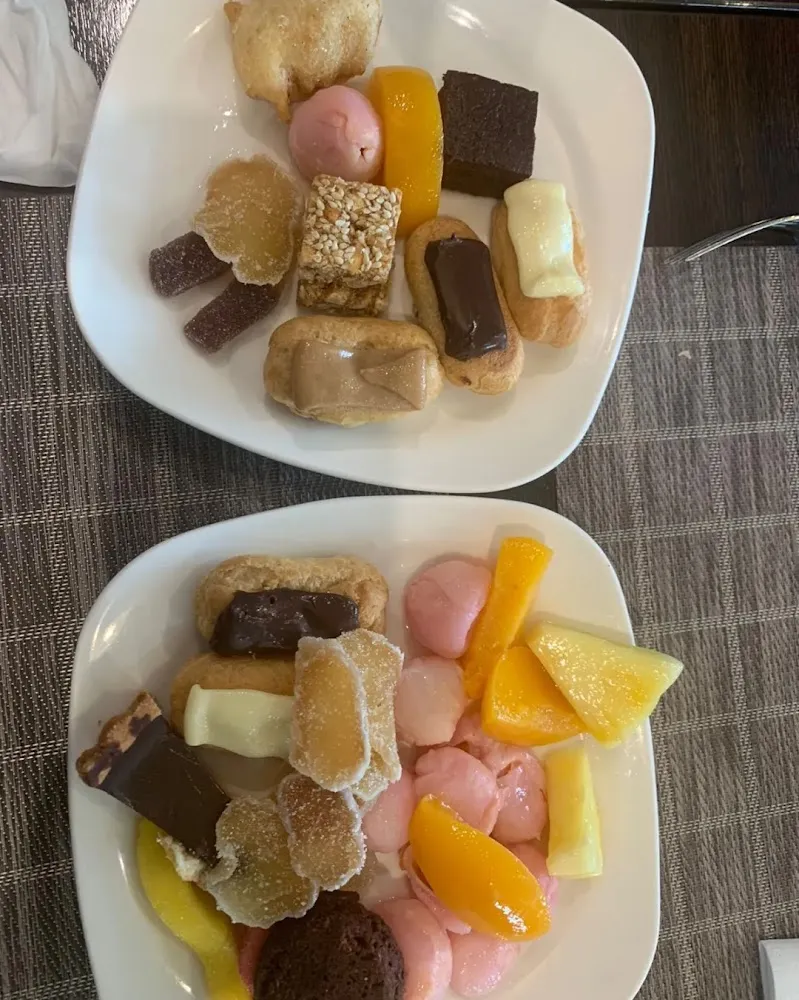 Мини Эклеры И Фрукты